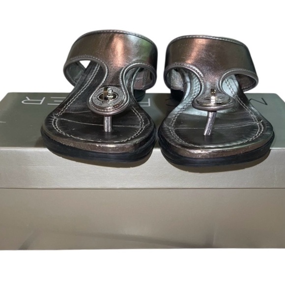 Marc Fisher Pewter MFALIST Thong Sandal. Size 6.5 M - Picture 5 of 13